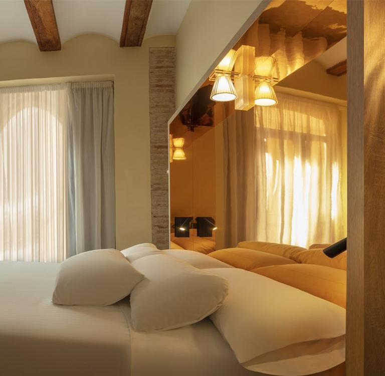 Room SH Suite Palace Hotel Valencia Room SH Suite Palace Hotel Valencia