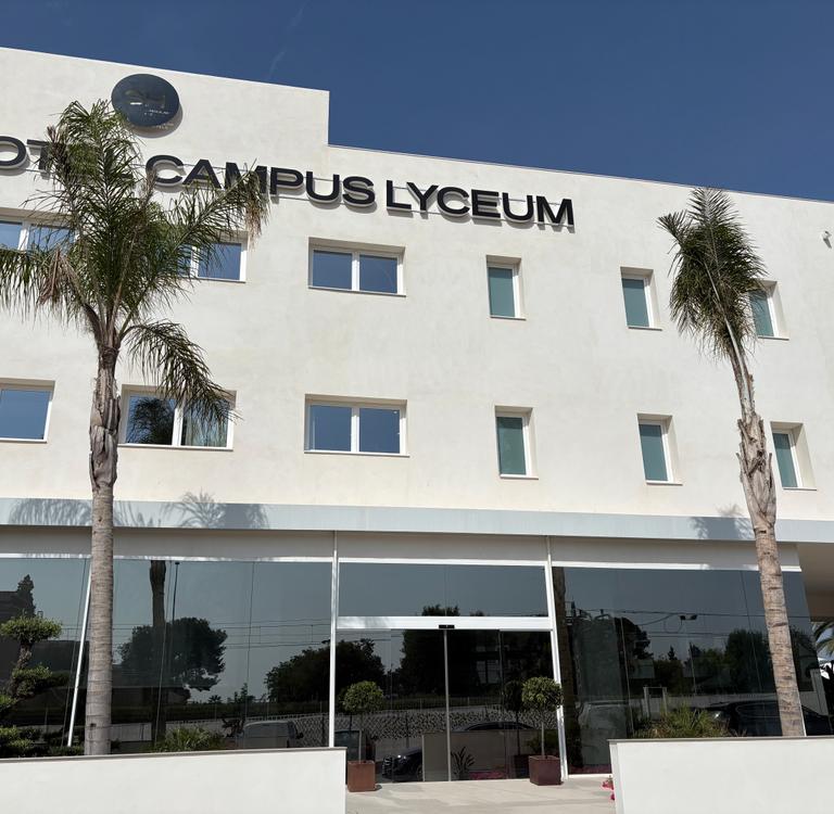 Fachada Hotel SH Campus Lyceum Moncada, Valencia Fachada Hotel SH Campus Lyceum Moncada, Valencia