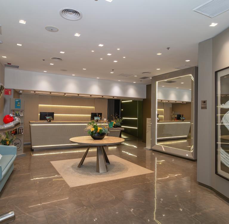 Recepción SH Colón Valencia Hotel Recepción SH Colón Valencia Hotel