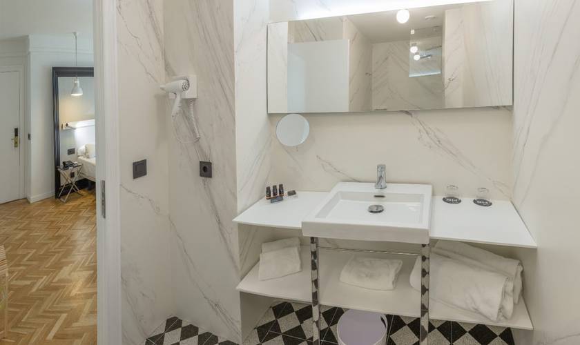 Superior room with an extra bed SH Ingles Hotel Valencia Superior room with an extra bed SH Ingles Hotel Valencia