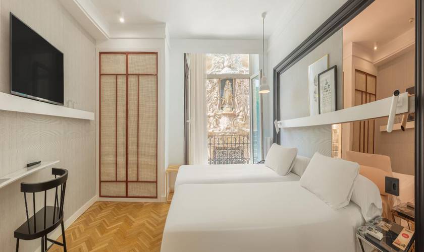 Room with palace views (17m2) SH Ingles Hotel Valencia Room with palace views (17m2) SH Ingles Hotel Valencia