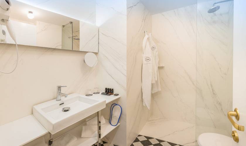 Superior room with an extra bed SH Ingles Hotel Valencia Superior room with an extra bed SH Ingles Hotel Valencia
