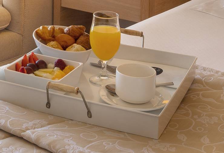Room service Hotel SH Valencia Palace Room service Hotel SH Valencia Palace