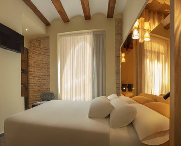 Early booking 20% discount! SH Suite Palace Hotel Valencia