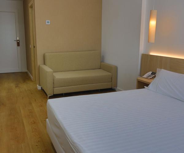 Superior double room Hotel SH Campus Lyceum Moncada, Valencia Superior double room Hotel SH Campus Lyceum Moncada, Valencia