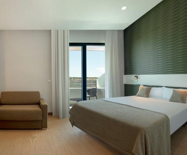 Habitación doble con cama supletoria Hotel Gran Alacant by SH Hoteles Santa Pola, Alicante Habitación doble con cama supletoria Hotel Gran Alacant by SH Hoteles Santa Pola, Alicante